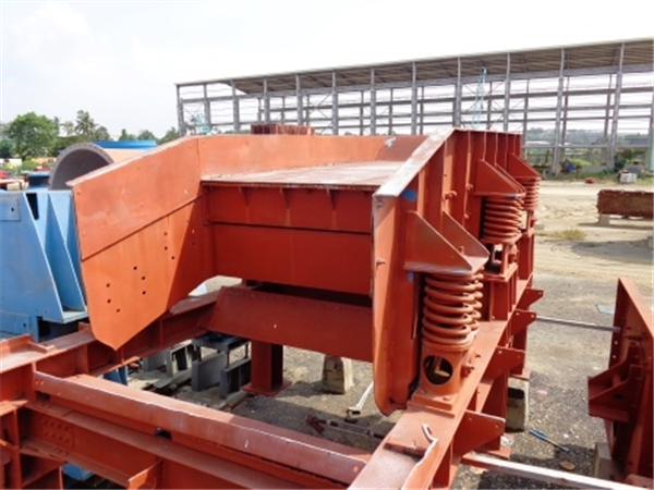 Allis Chalmers 6' X 16' (approx 1880mm X 4880mm) Low Head Vibrating Grizzly Feeder)